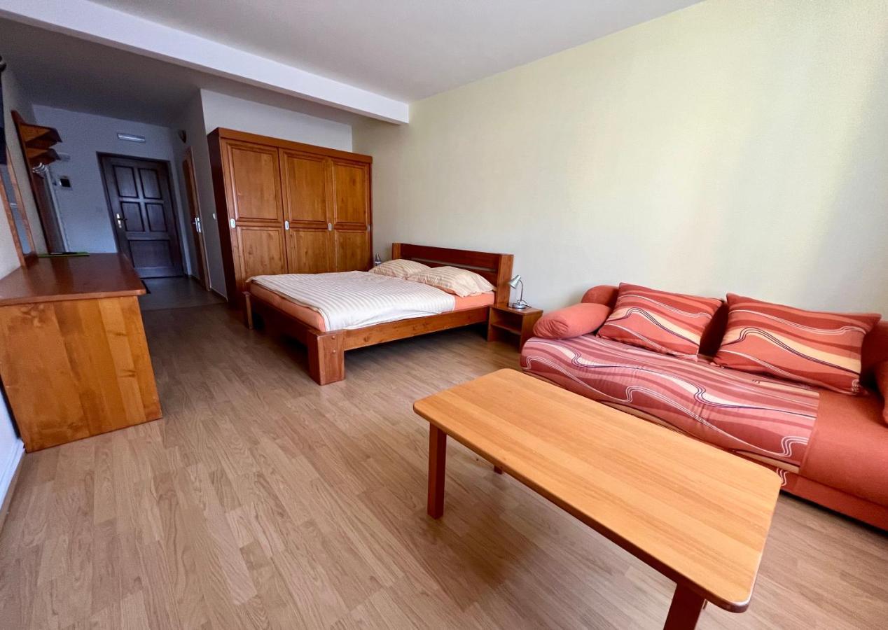 Horsky Hotel Paprsek Старе-Место Экстерьер фото