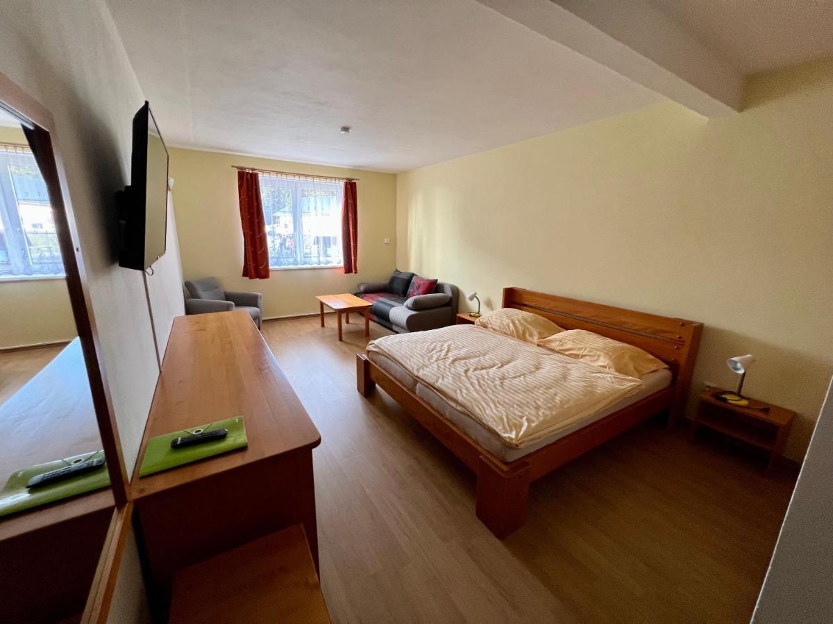 Horsky Hotel Paprsek Старе-Место Экстерьер фото